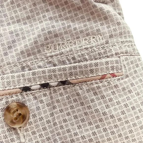 Burberry Men's Cream & Gray Gingham Flat Front Shorts - Picture 9 of 12